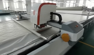 自動布料裁樣機